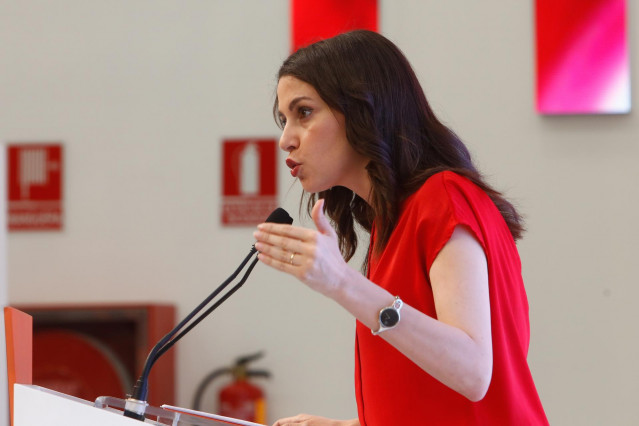 La portavoz nacional de Ciudadanos, Inés Arrimadas, durante la rueda de prensa tras la reunión del Comité Permanente del partido.