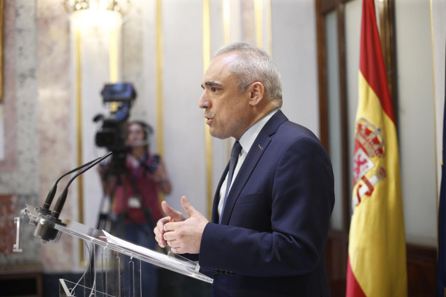 El secretario general del Grupo Socialista en el Congreso de los Diputados, Rafael Simancas, valora la intervención del presidente del Gobierno en funciones y candidato socialista a la reelección tras su discurso en la primera sesión del debate de investi