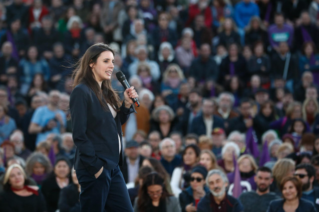 La portavoz de Unidas Podemos en el Congreso de los Diputados, Irene Montero, en el acto de cierre de campaña del partido en el Auditorio del Parque Lineal del Manzanares en Madrid