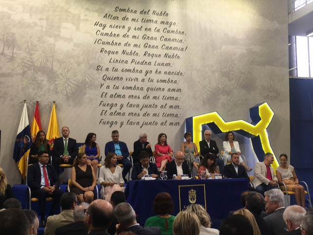 PSOE, NC y Sí Podemos suscriben el pacto de gobierno en el Cabildo de Gran Canaria y presentan a los titulares de las diferentes áreas para gobernar en la institución insular