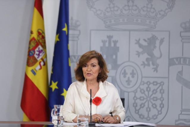 La vicepresidenta del Gobierno en funciones, Carmen Calvo, comparece ante los medios de comunicación tras la reunión del Consejo de Ministros en Moncloa, celebrada un día después a la segunda votación fallida a la investidura del candidato socialista a la