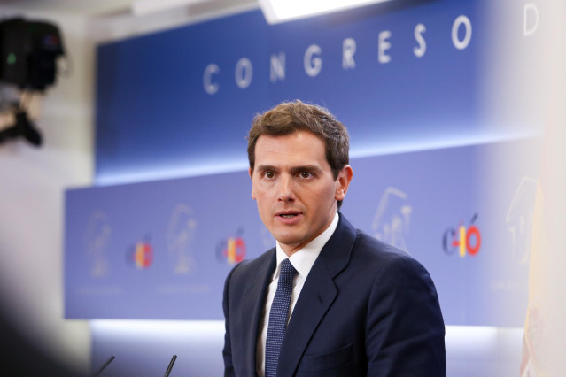 El presidente de Ciudadanos, Albert Rivera, en rueda de prensa en el Congreso tras su consulta con el Rey para la propuesta de candidato a la Presidencia del Gobierno