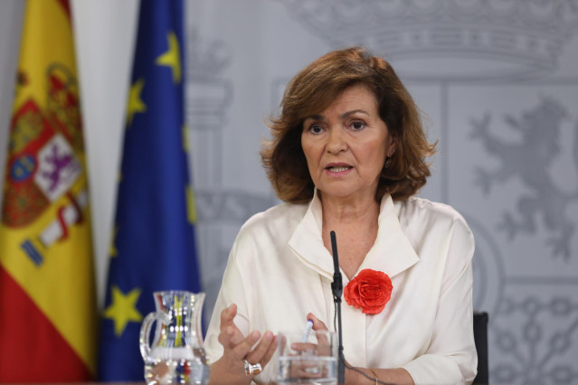 La vicepresidenta del Gobierno en funciones, Carmen Calvo, comparece ante los medios de comunicación tras la reunión del Consejo de Ministros en Moncloa, celebrada un día después a la segunda votación fallida a la investidura del candidato socialista a la