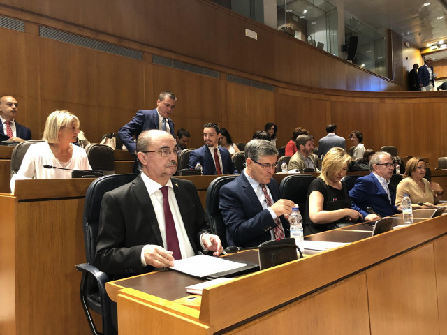 El presidente del Gobierno de Aragón, Javier Lambán, en la primera sesión del debate de investidura.