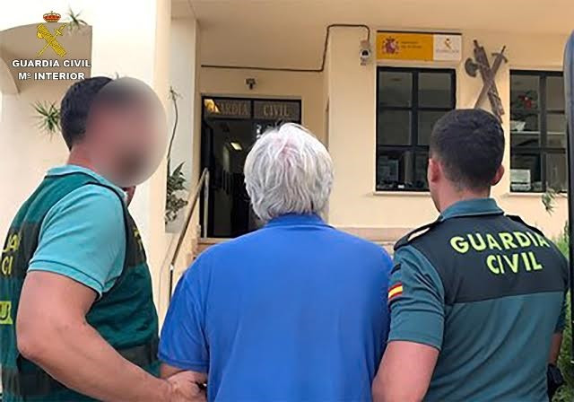 La Guardia Civil detiene en la localidad alicantina de Calpe a Johannes Fasen, un holandés que lideraba desde España una red que llevó a cabo la mayor estafa europea con carne de caballo no apta para el consumo