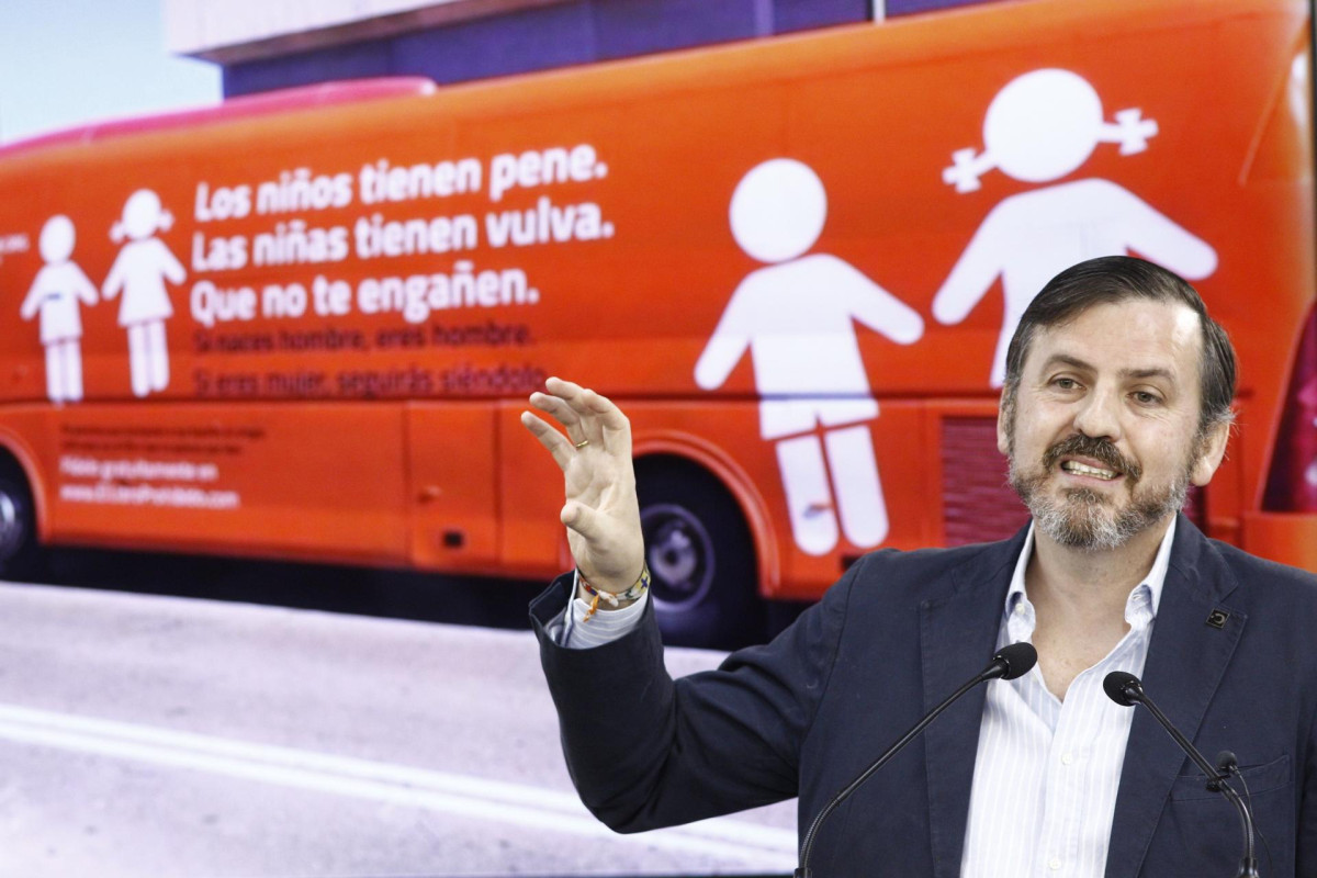 El presidente de Hazte Oír, Ignacio Arsuaga critica que Vox se ha vendido muy 