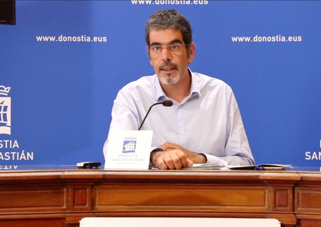 El alcalde de San Sebastián, Eneko Goia, en una comparecencia de prensa