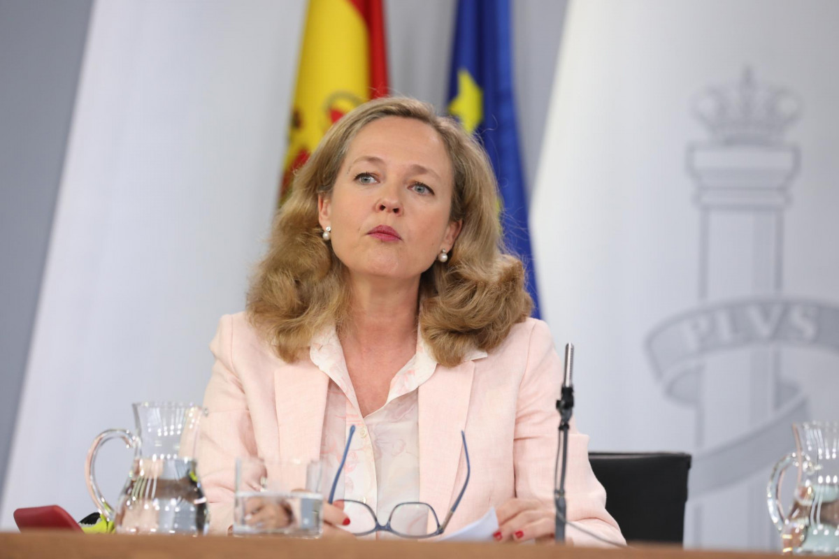 La ministra de Economía en funciones, Nadia Calviño, durante la rueda de prensa posterior al Consejo de Ministros en La Moncloa.