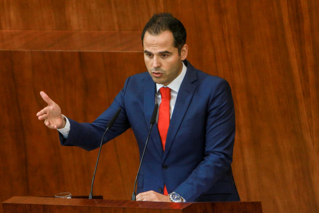 El portavoz de Ciudadanos en la Asamblea de Madrid, Igancio Aguado, interviene durante el debate del segundo pleno de la investidura de la candidata del PP a la Presidencia de la Comunidad de Madrid en la Asamblea madrileña.