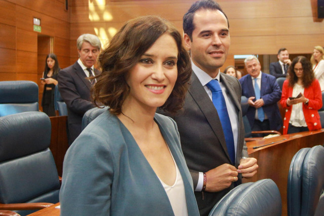 Imagen de archivo de la presidenta de la Comunidad de Madrid, Isabel Díaz Ayuso y el portavoz de Ciudadanos en la Asamblea de Madrid, Ignacio Aguado.