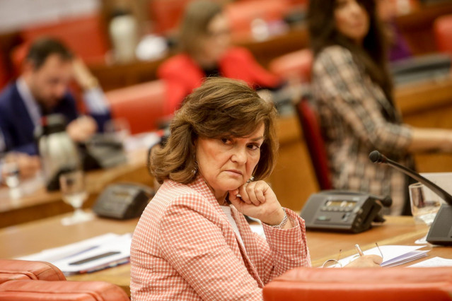 La vicepresidenta del Gobierno, ministra de la Presidencia, Relaciones con las Cortes e Igualdad, Carmen Calvo, durante la treunión de la Diputación Permanente en el Congreso de los Diputados.