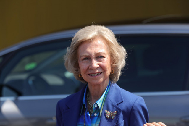 La Reina Sofía llega al hospital a ver al Rey Juan Carlos el día después de su operación programada en el Hospital Universitario Quirónsalud de Pozuelo de Alarcón (Madrid).