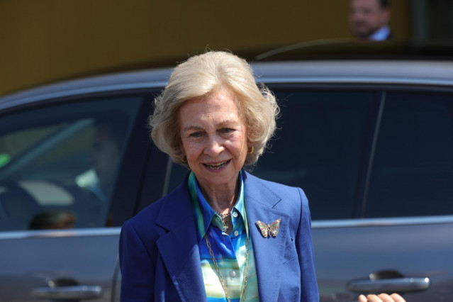 La Reina Sofía llega al hospital a ver al Rey Juan Carlos el día después de su operación programada en el Hospital Universitario Quirónsalud de Pozuelo de Alarcón (Madrid).