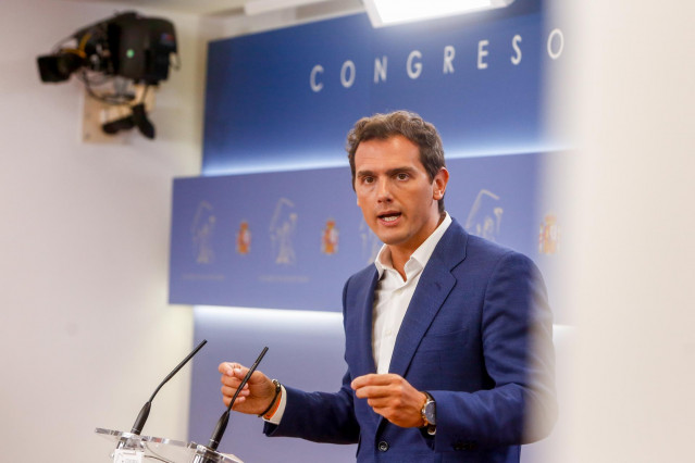 El presidente de Ciudadanos, Albert Rivera, ofrece una rueda de prensa sobre asuntos de actualidad en el Congreso de los Diputados.