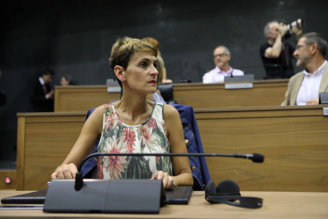 La secretaria general del PSN y candidata del partido a la Presidencia de Navarra, María Chivite, durante la segunda votación para la investidura de la candidata del Partido Socialista Navarro a la Presidencia del Gobierno de Navarra en el Parlamento fora