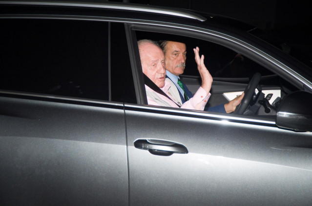 El Rey Juan Carlos llega a la Clínica Quirón para ser operado del corazón.