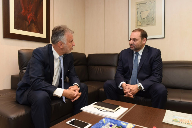 Torres y Ábalos en su reunión este lunes sobre el descuento aéreo del 75%