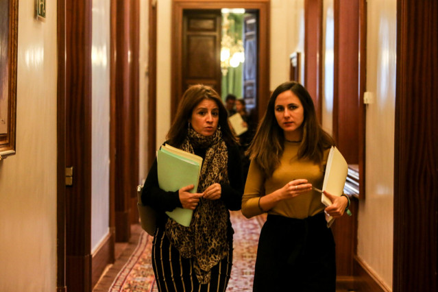 La portavoz del Grupo Socialista, Adriana Lastra, y la de Unidas Podemos, Irene Belarra
