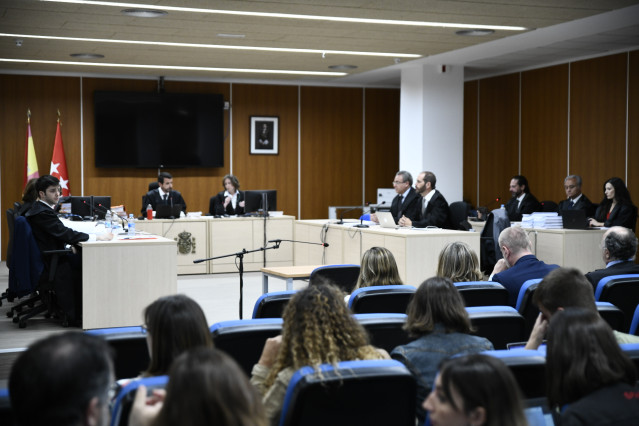 El juez Eduardo Muñoz de Baena, en la primera vista del Juicio por la destrucción de los ordenadores de Luis Bárcenas en los Juzgados de lo Penal de Madrid.