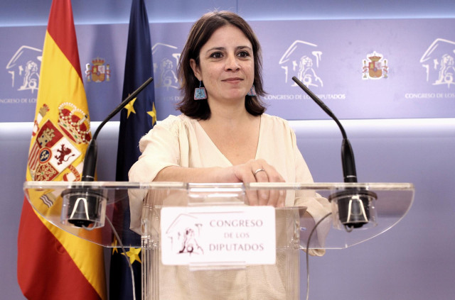 La portavoz del PSOE en el Congreso, Adriana Lastra, ofrece una rueda de prensa  tras su reunión con el  ERC dentro de la nueva ronda de encuentros previos a la investidura del candidato socialista.