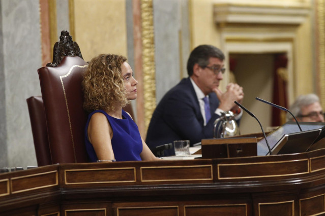 La presidenta del Congreso de los Diputados, Meritxell Batet, durante la segunda y definitiva votación para su investidura del candidato socialista a la Presidencia del Gobierno.