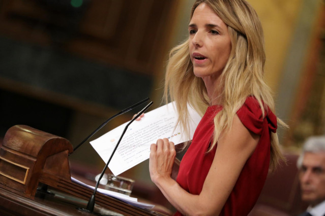La portavoz del PP en el Congreso Cayetana Álvarez de Toledo durante el Pleno extraordinario en el Congreso para tratar la gestión del 'Open Arms'.