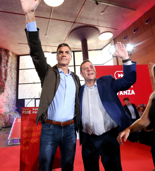 El secretario general del PSOE y el presidente de C-LM, Emiliano García-Page, en el Consejo Municipal del PSOE, en Toledo.