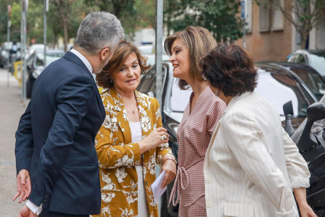 (I-D) El ministro del Interior y la vicepresidenta del Gobierno en funciones, Fernando Grande-Marlaska y Carmen Calvo; la secretaria de Estado de Seguridad, Ana Botella; y la secretaria de Estado de Igualdad, Soledad Murillo, llegan a  las instalaciones d