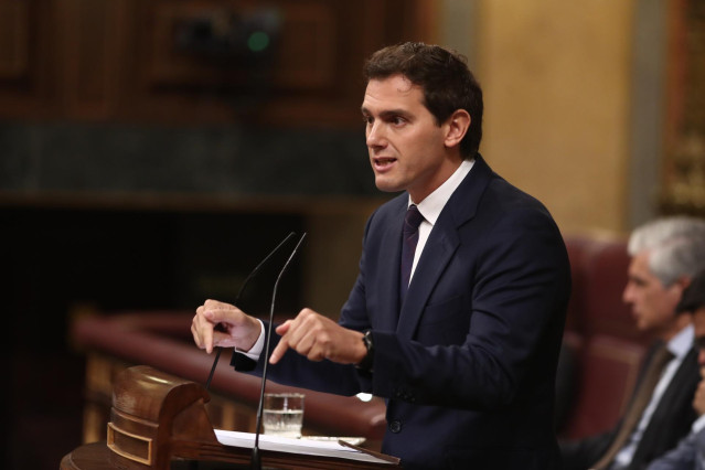 El presidente de Ciudadanos, Albert Rivera, interviene en la sesión de control al Gobierno en funciones de Pedro Sánchez.