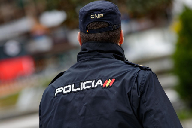 Recursos de Policía Nacional, agente, agentes, policía, policías, distintivo de Policía Nacional, unidad de Zetas
