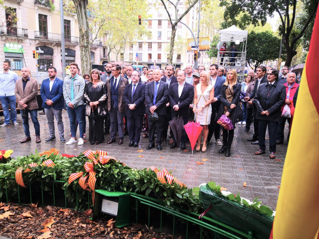 Ofrenda del PSC en la Diada: Núria Marín, Miquel Iceta, José Montilla, Núria Parlon, Josep Maria Sala, David Pérez