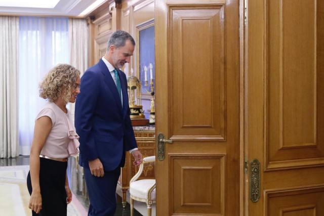 El Rey Felipe VI recibe en audiencia a la presidenta del Congreso, Meritxell Batet, en el Palacio de la Zarzuela.