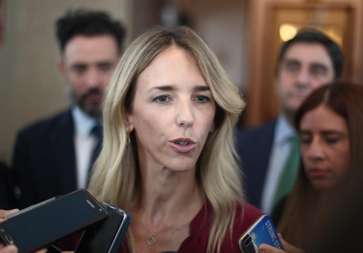 La portavoz parlamentaria del PP, Cayetana Álvarez de Toledo, ofrece declaraciones a los medios de comunicación tras la Junta de Portavoces del Congreso de los Diputados en Madrid (España), a 10 de