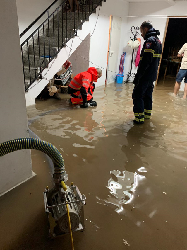 Bomberos del Levante de Almería actúan en una vivienda