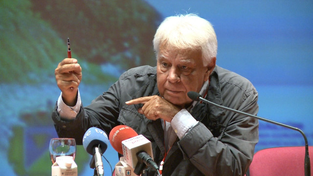 Felipe González durante una conferencia