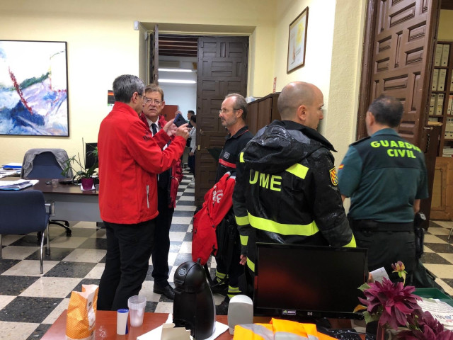 Ximo Puig en el centro de mando por la DANA en la Vega Baja