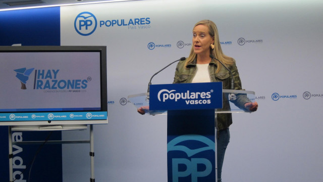 La secretaria del PP vasco, Amaya Fernández, en una rueda de prensa en Bilbao