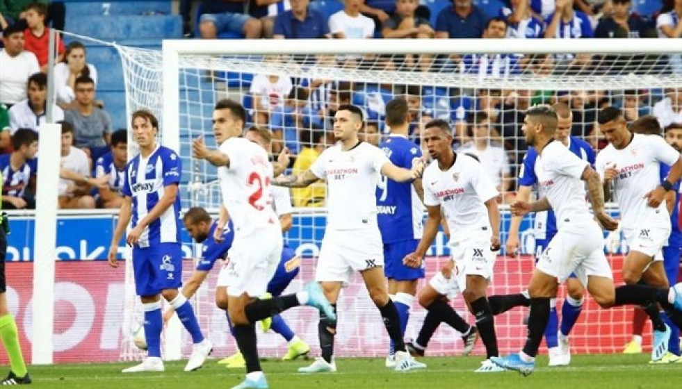 LosjugadoresdelSevillaFCcelebransugolenVitoria