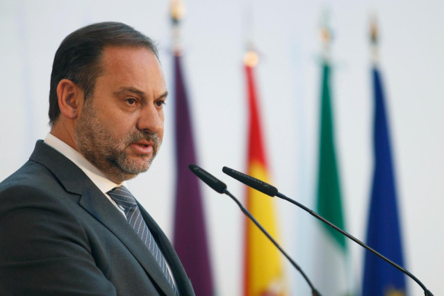 El ministro de Fomento en funciones, José Luis Ábalos, en  el acto de celebración del centenario del Aeropuerto de Málaga- Costa del Sol.