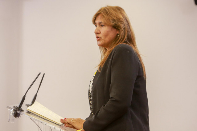 La portavoz de Junts per Cataluña en el Congreso, Laura Borràs, en rueda de prensa tras su reunión con el Rey Felipe VI en el segundo día de la ronda de consultas sobre el candidato a la presidencia del Gobierno, en Madrid (Españ), a 17 de semptiembre de