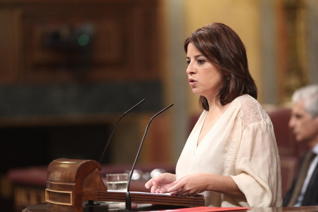 La portavoz parlamentaria del PSOE, Adriana Lastra, interviene en la sesión de control al Gobierno en funciones, en Madrid (España) a 11 de septiembre de 2019.