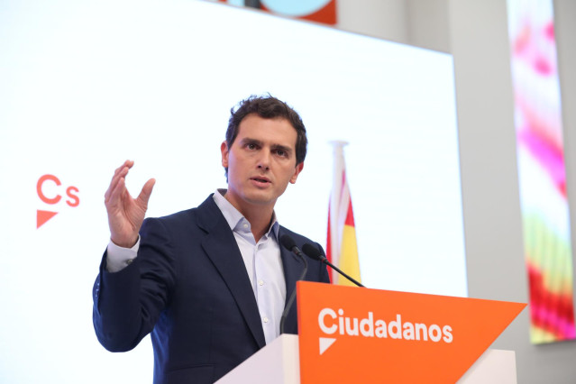 El presidente de Ciudadanos, Albert Rivera, ofrece una rueda de prensa en la sede del partido tras la reunión de la Ejecutiva Permanente