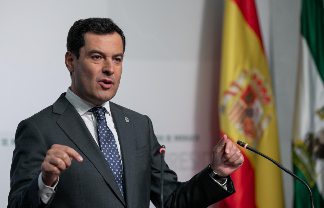 El presidente de la Junta, Juanma Moreno, comparece en la rueda de prensa posterior a la reunión semanal del Consejo de Gobierno.