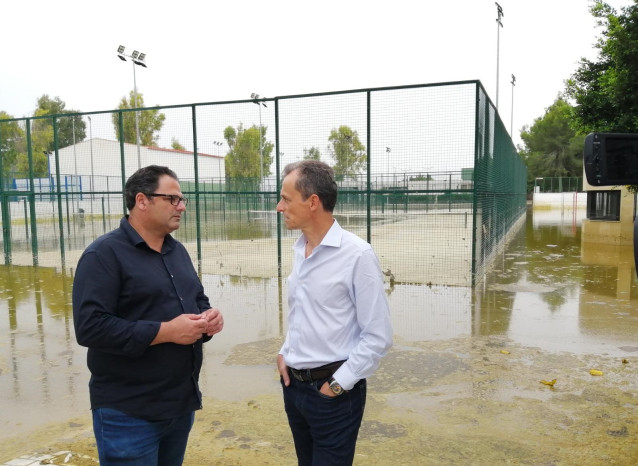 El ministro de Ciencia y Universidades, Pedro Duque, visita Dolores con su alcalde, Joaquín Hernández