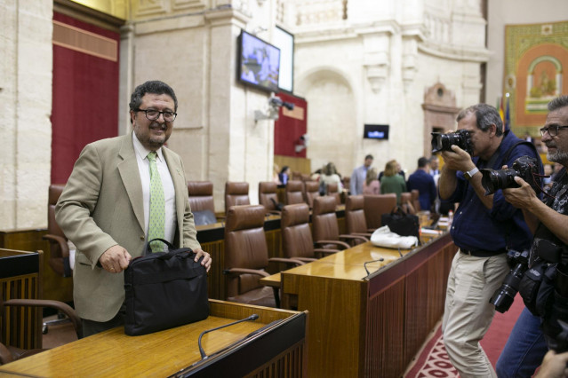 El lider del Grupo Parlamentario VOX, Francisco Serrano