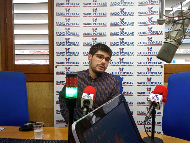 El secretario general de POdemos Euskadi, Lander Martínez, en una entrevista en radio Popular