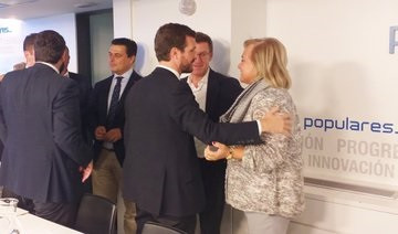 Pablo Casado junto a Mercedes Fernández.