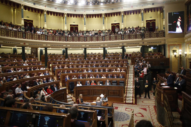 Vista del hemiciclo del Congreso de los Diputados durante lel debate de investidura de Pedro Sánchez