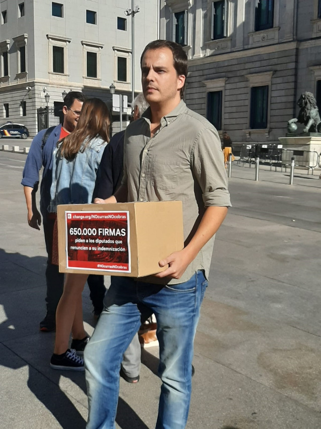 Txerra Pardina,  impulsor de la campaña No Curras, no Cobras frente al Congreso