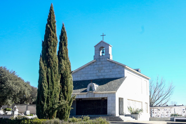 El Gobierno ha anunciado que los restos del dictador Francisco Franco serán exhumados del Valle de los Caídos y vueltos a enterrar el día 10 de junio por la mañana en el panteón de Mingorrubio (en la imagen) en el cementerio de El Pardo, de titularidad es